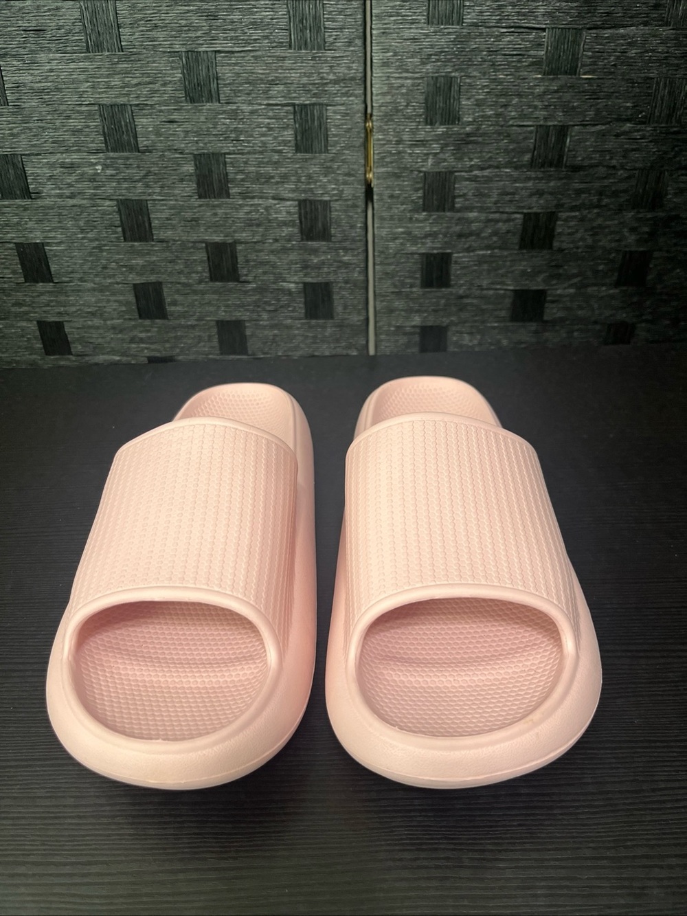 Women’s Cloud Pillow Slide Slipper Sandal Pink Size Large 9-10 NWOT